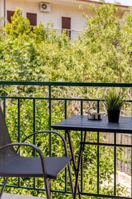 Seaside Escape Apartments - Poseidon Palaiá Fókaia Eksteriør bilde